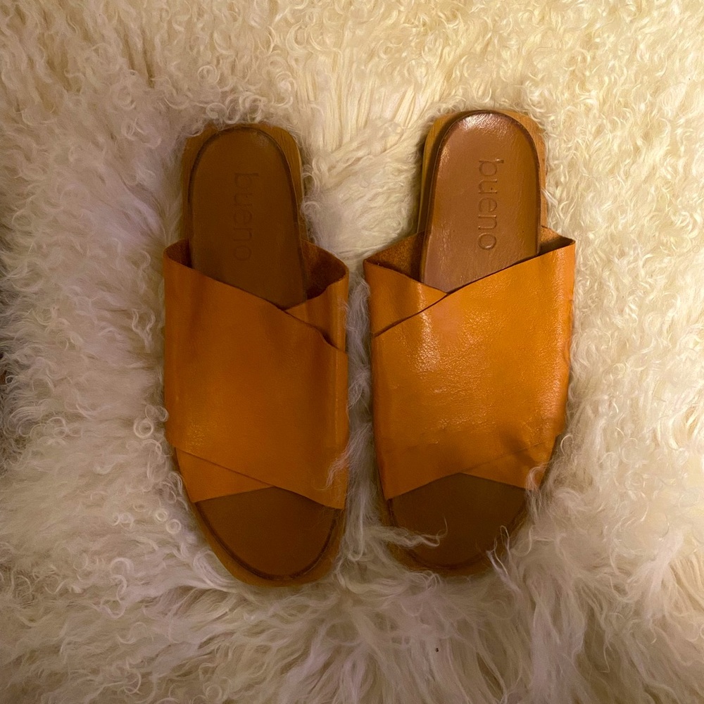 Bueno Criss Cross Taupe Sandals Size 40